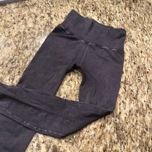 Everyday High-Waist Leggings in Charcoal